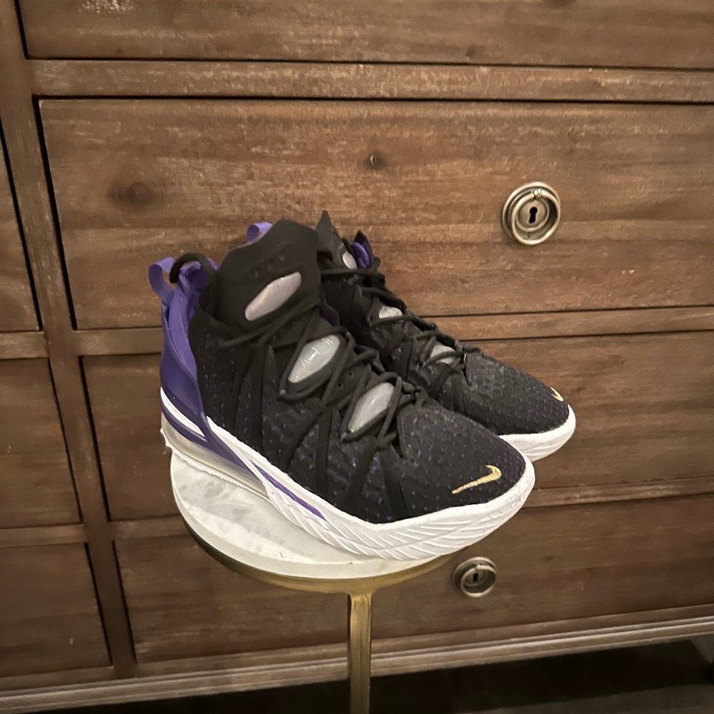 Nike Lebron 18 Sneaker, size 8. Gently used